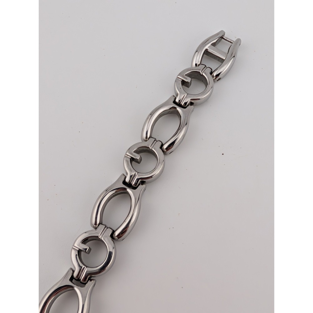 Vintage Guess Watchc Women 23mm Case Spiral Dial‎ Silver 6.5" Band- New Battery - Picture 2 of 6